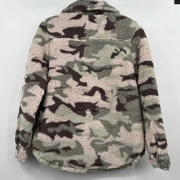 🆕Hem & Thread Camo Sherpa Fleece Green Brown Rose Beige Quilted Lining Last One - Picture 13 of 15